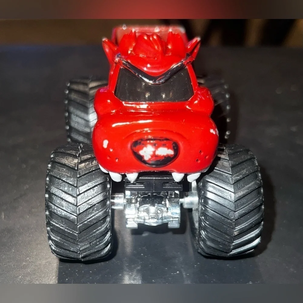 Hot Wheels Monster Jam 1:64 Tasmanian Devil  Warner Bros. Entertainment